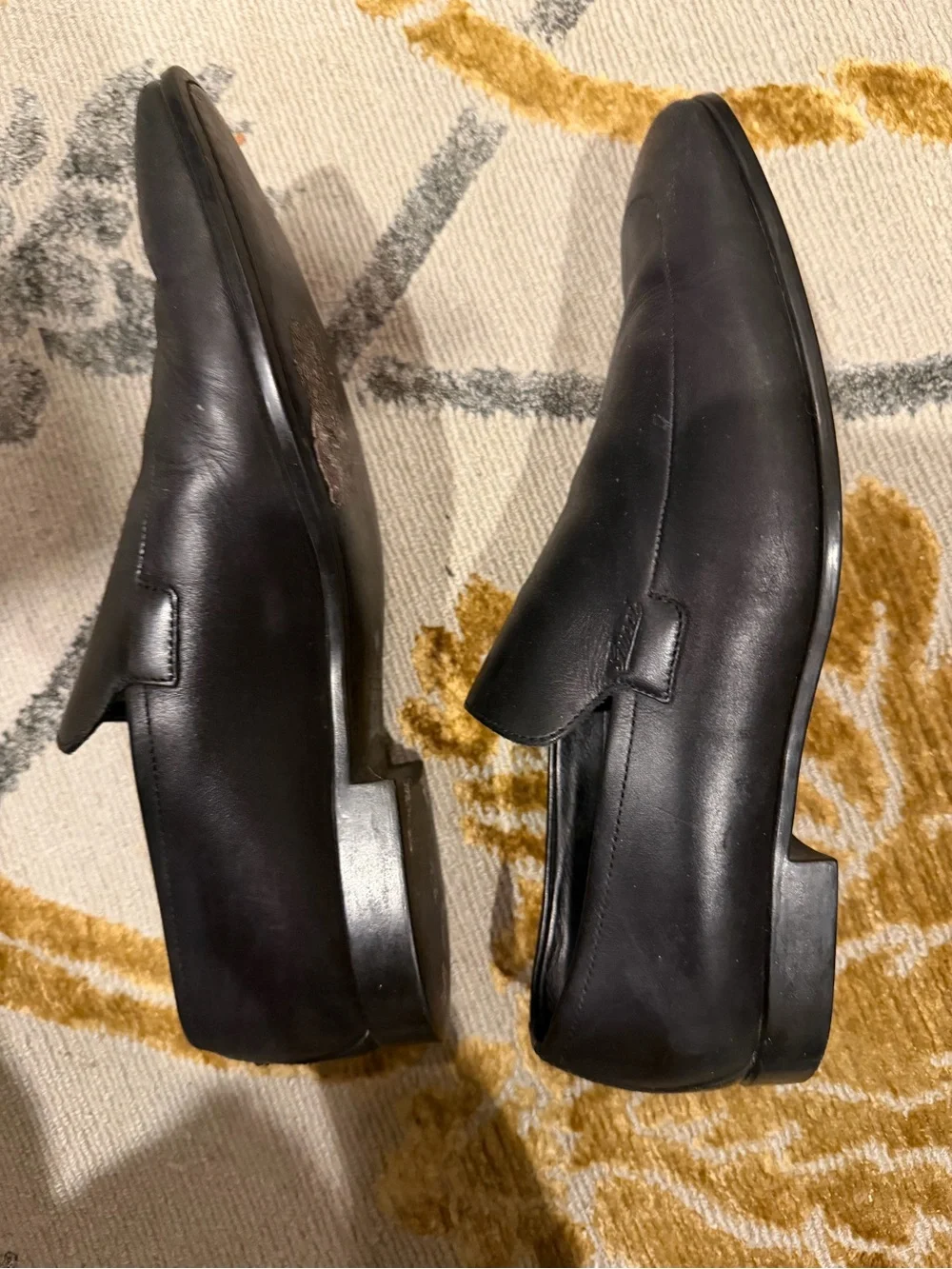 Men's Gucci Black Leather Slip-On Dress Loafers size 8.5 runs very big
